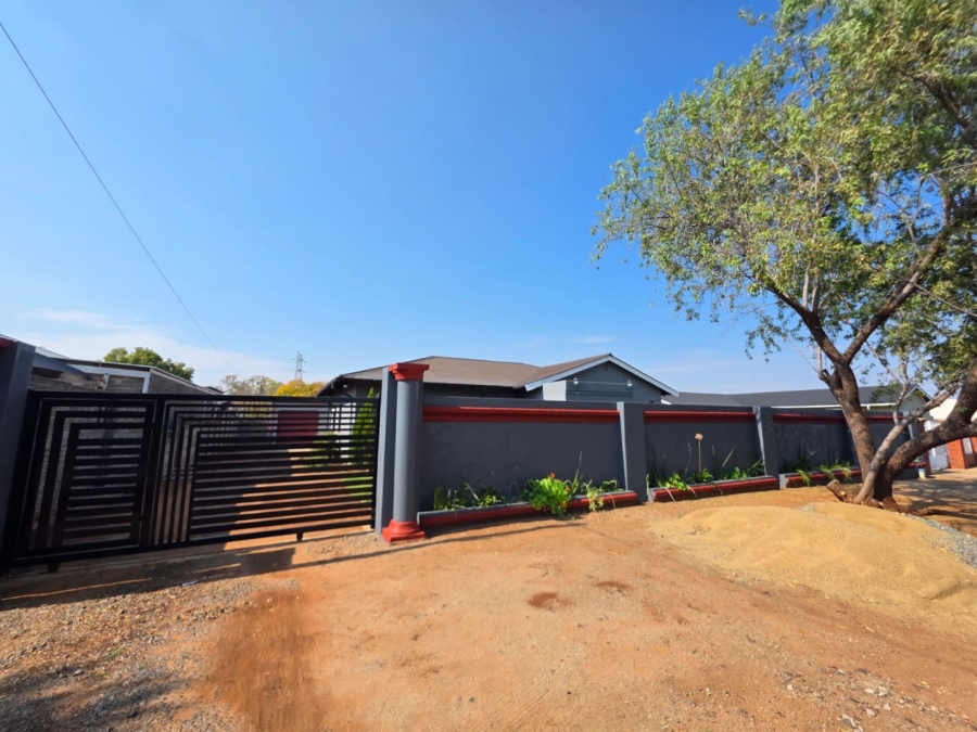 3 Bedroom Property for Sale in Beaconsfield Northern Cape